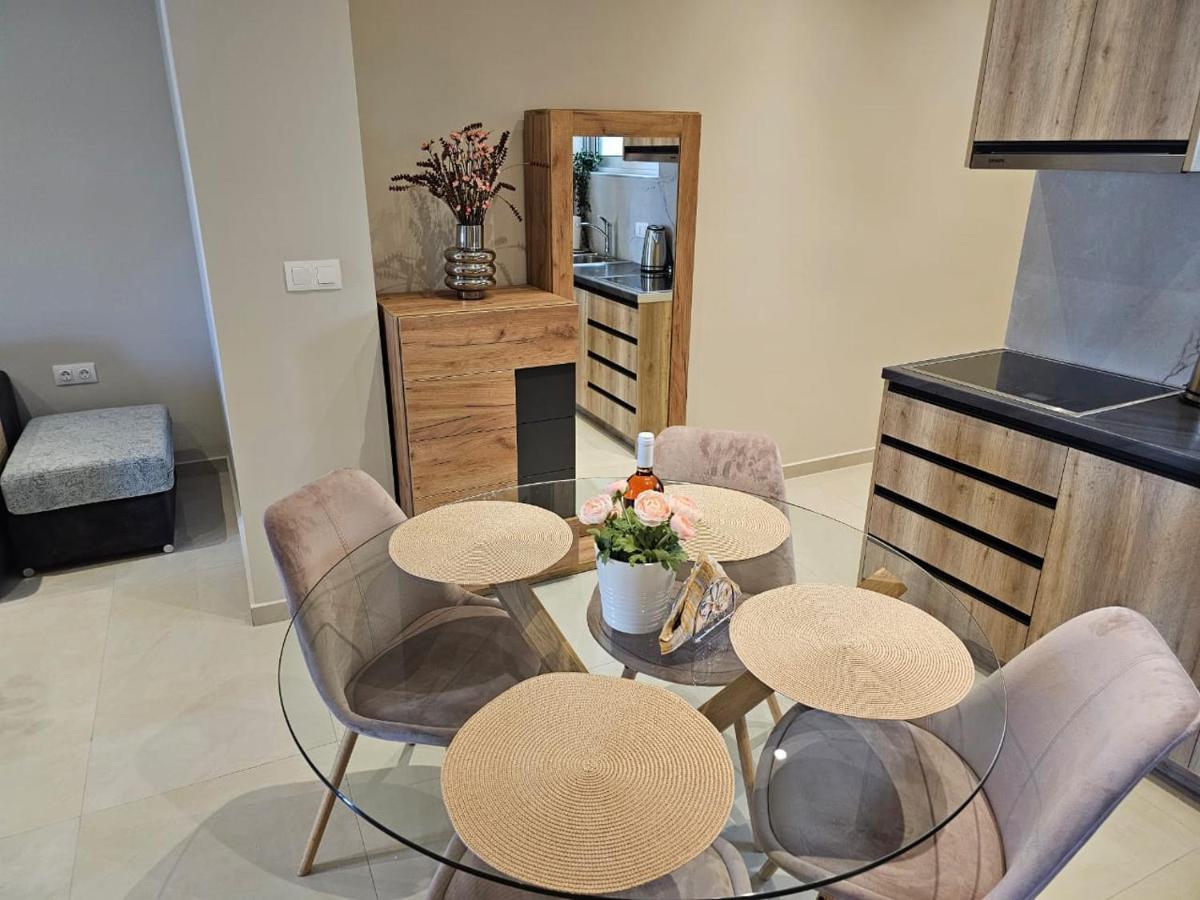 Agora Luxury Apartment 3 루트라키 외부 사진