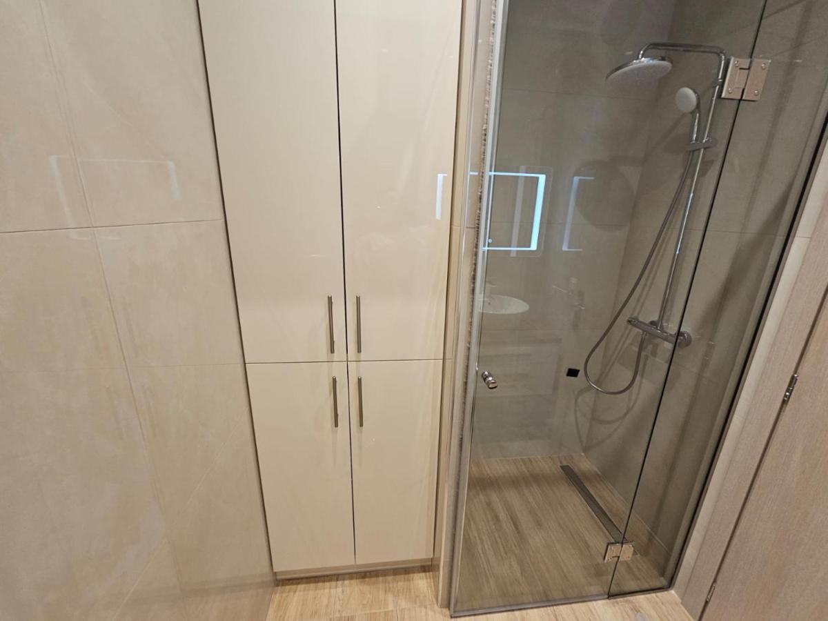 Agora Luxury Apartment 3 루트라키 외부 사진