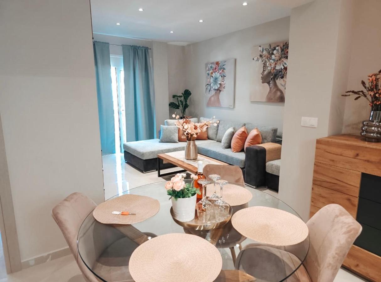 Agora Luxury Apartment 3 루트라키 외부 사진